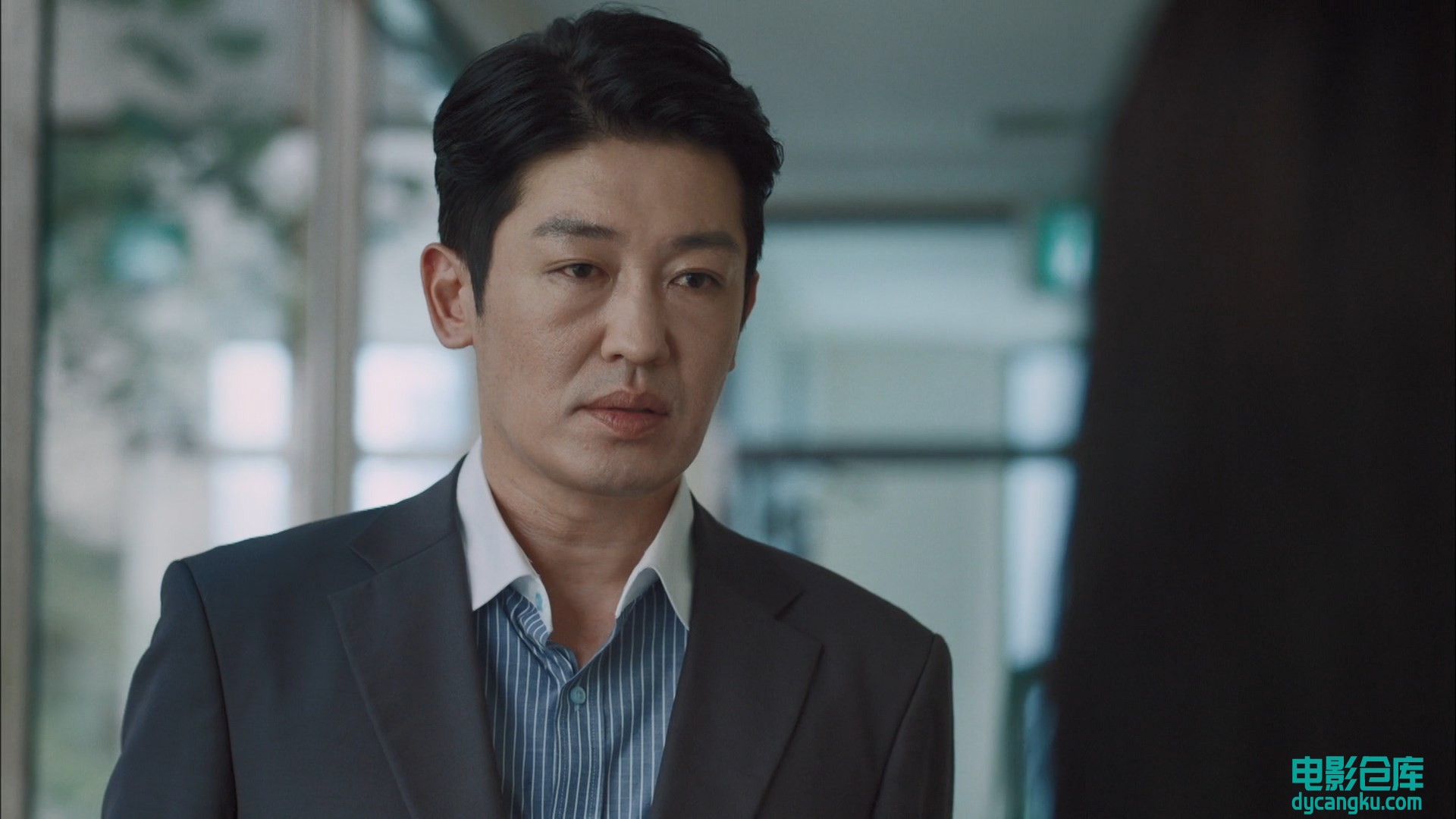 [电影仓库dycangku.com]Watcher.S01E14.2019.DSNP.WEB-DL.1080p.H264.AAC-DYCK.mkv_sn.jpg