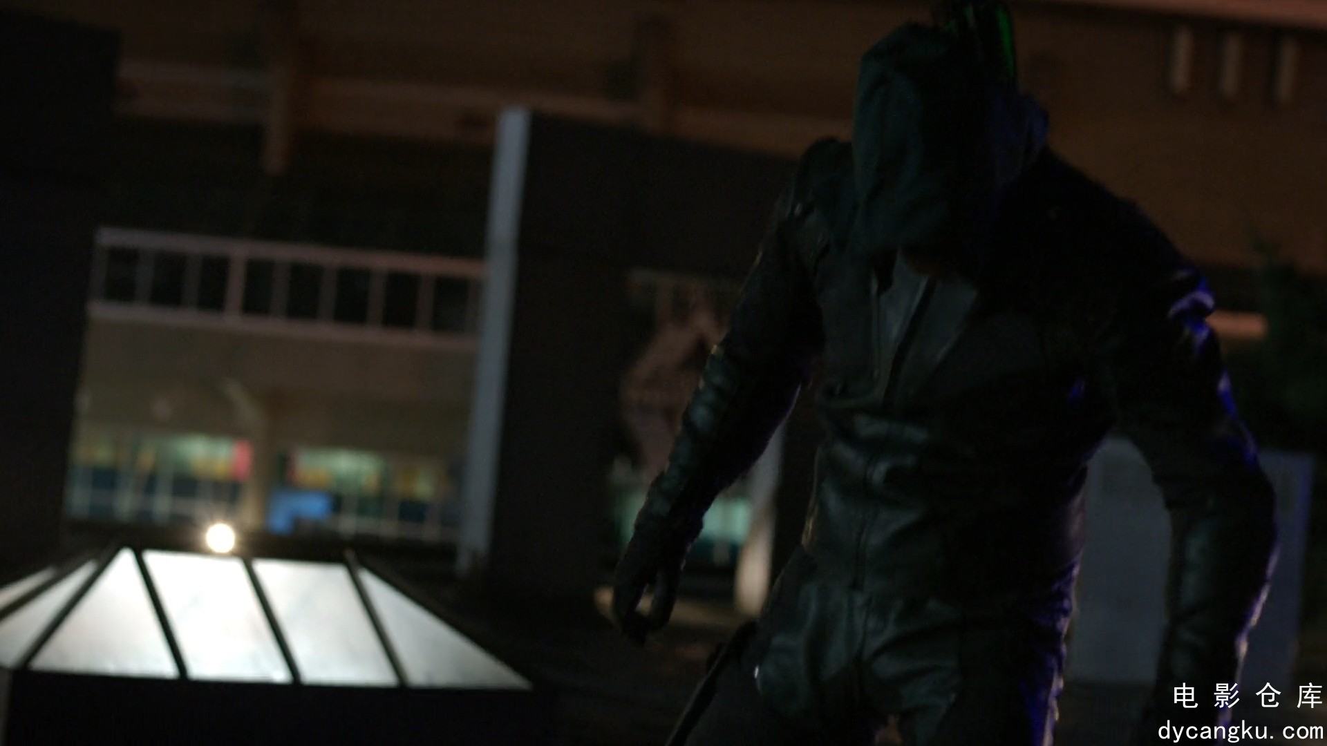 [电影仓库dycangku.com] Arrow.S08E01.Starling.City.1080p.NF.WEB-DL.DDP.5.1.H.264..jpg