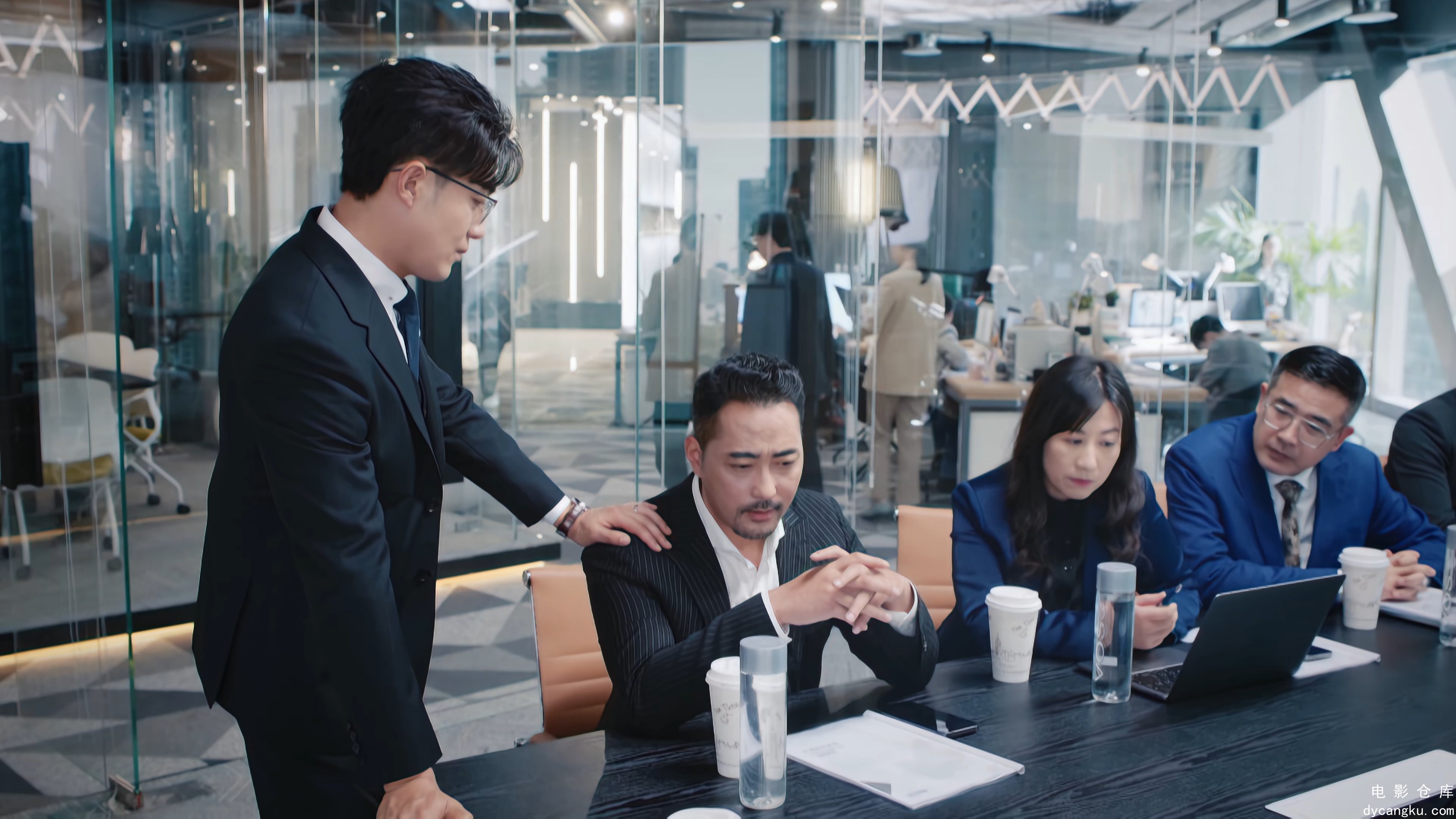 [电影仓库dycangku.com]好事成双 Alliance.S01E01.2023.2160p.WEB-DL.H265.DDP2.0.mp4.jpg