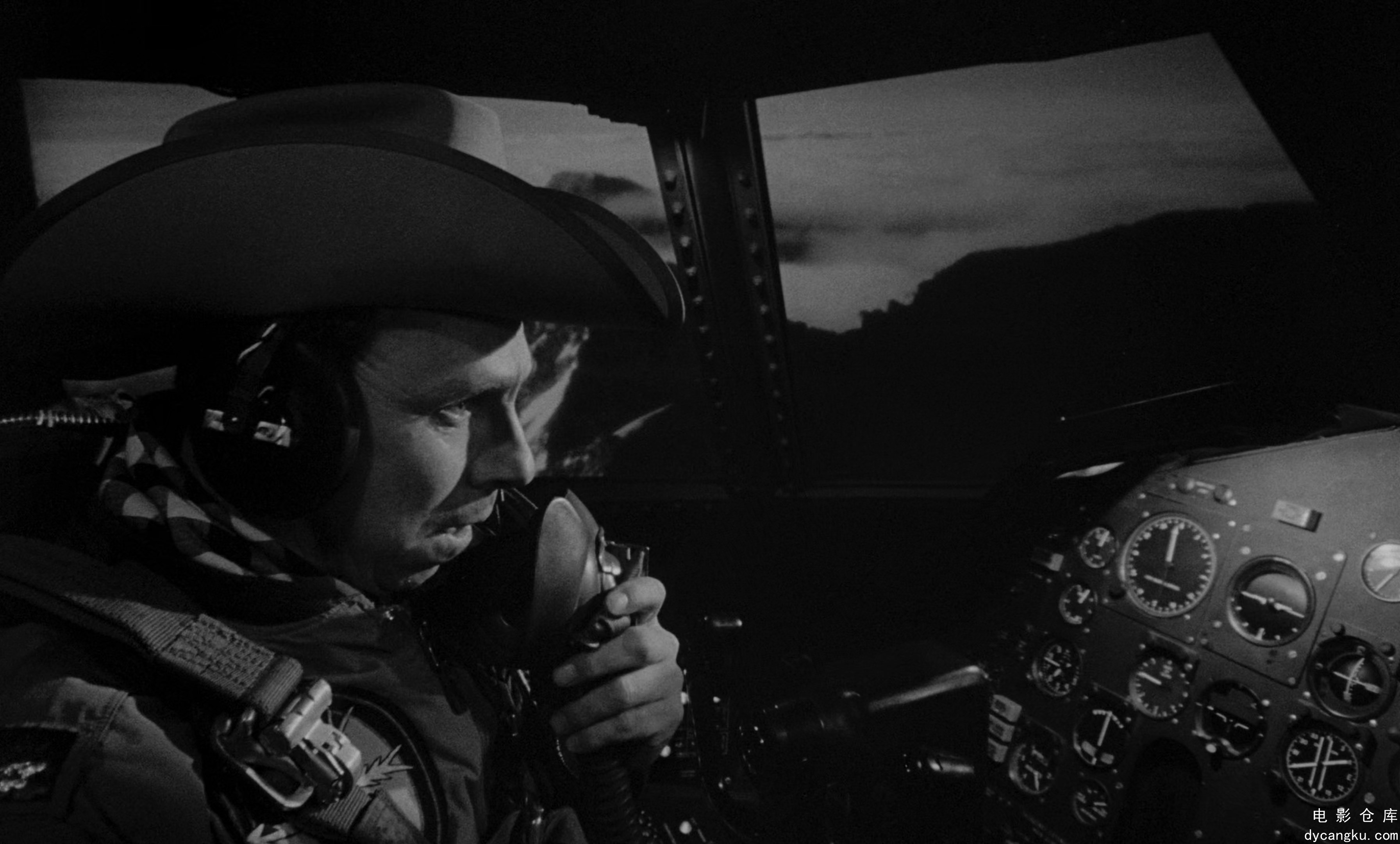 [电影仓库dycangku.com]Dr.Strangelove.1964.2160p.UHD.BluRay.x265.10bit.HDR.DTS-HD.jpg