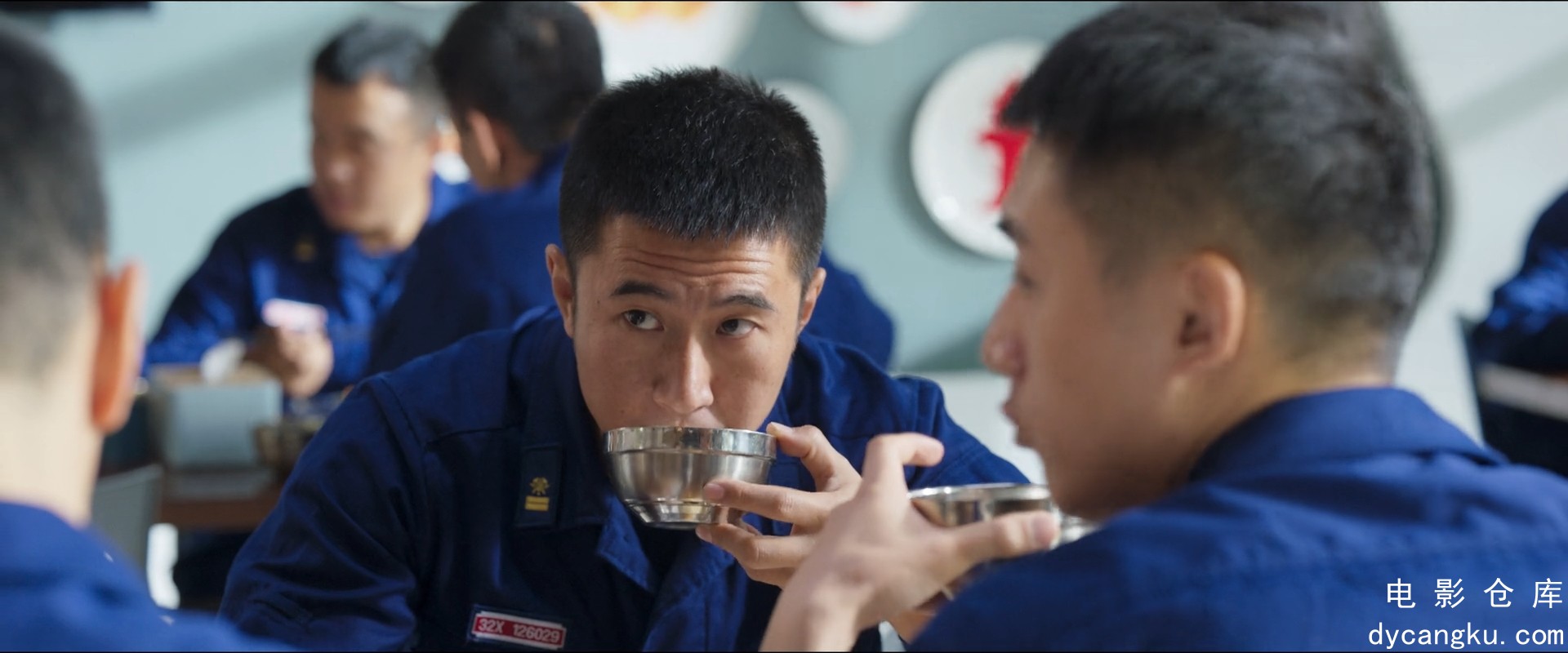 [电影仓库dycangku.com]他从火光中走来Bright.Eyes.in.the.Dark.S01E28.2023.1080p.IQ.jpg