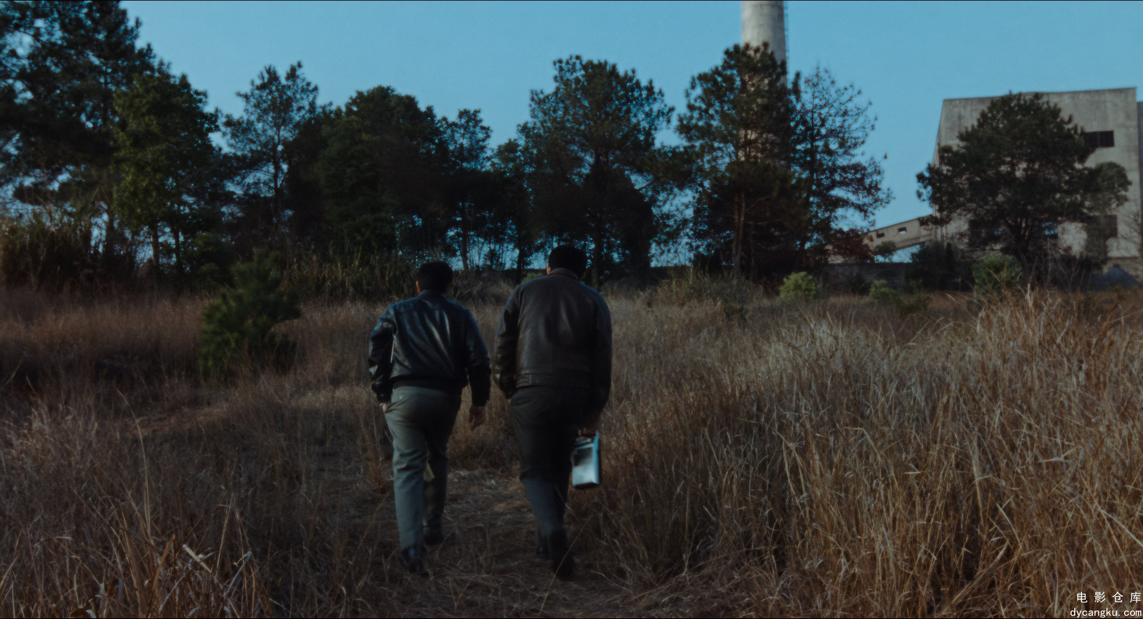 [电影仓库dycangku.com]河边的错误.Only.the.River.Flows.2023.2160p.HQ.WEB-DL.H265..jpg