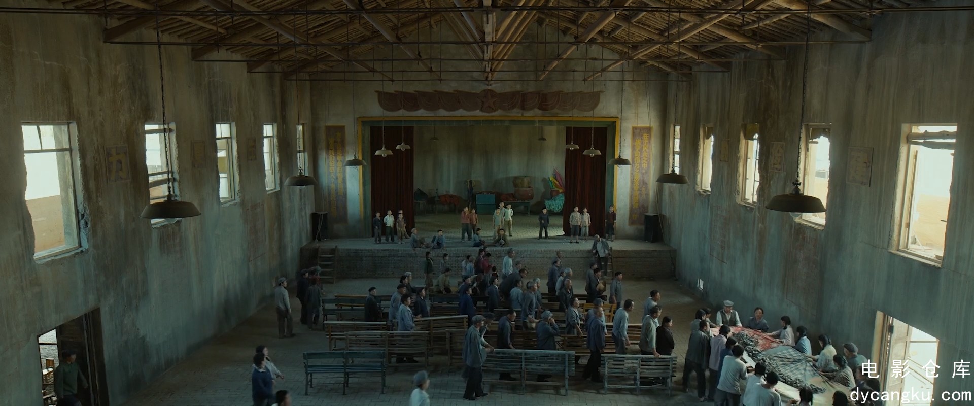[电影仓库dycangku.com]一秒钟 One.Second.2020.HD1080P.X264.AAC.Mandarin.CHS.mp4_s.jpg