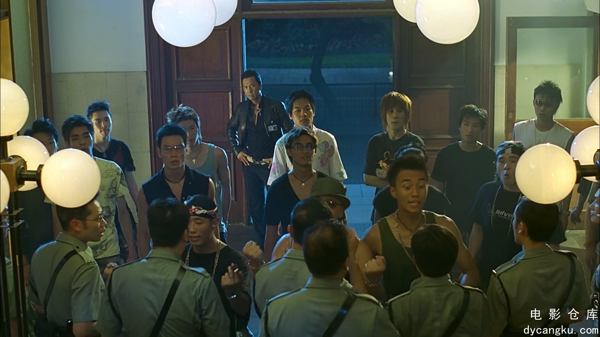 [电影仓库dycangku.com] Saat.Po.Long.2005.x265.AAC5.1.BD1080P.国粤双语.中字.mkv_s.jpg
