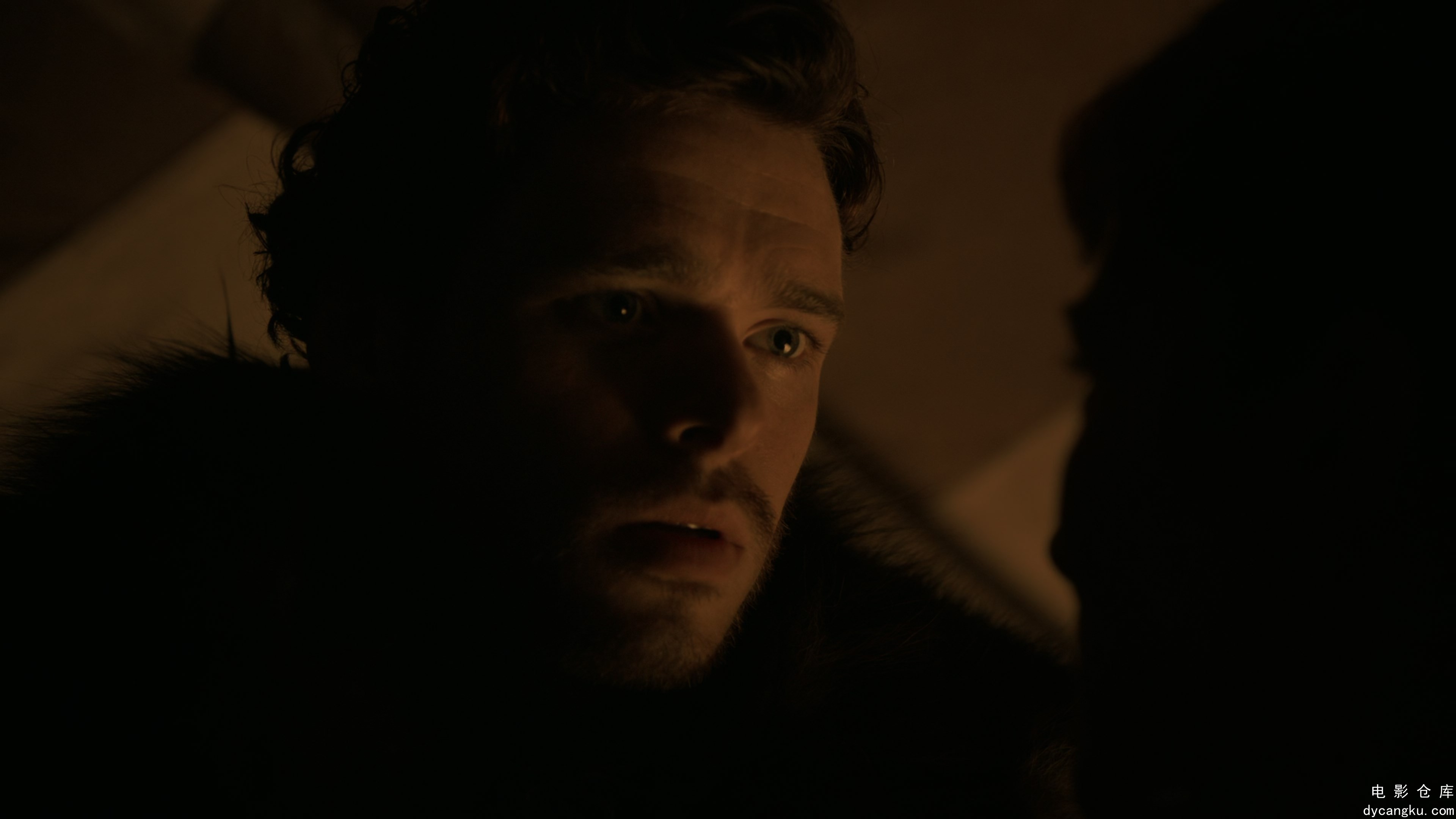 [电影仓库dycangku.com]Game.of.Thrones.S02E01.The.North.Remembers.2160p.BluRay.x2.jpg