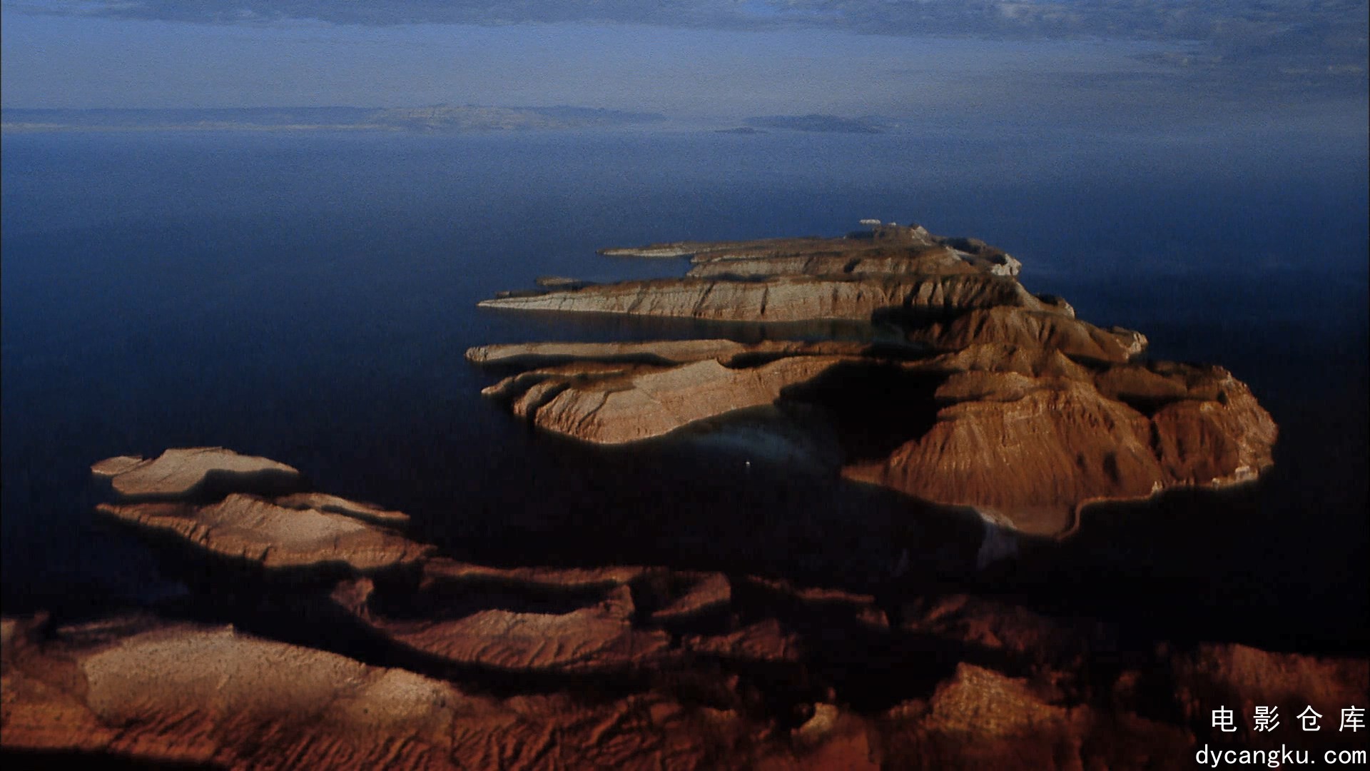[电影仓库dycangku.com]IMAX.深海绿洲(国语配音).mkv_snapshot_12.28.807.jpg