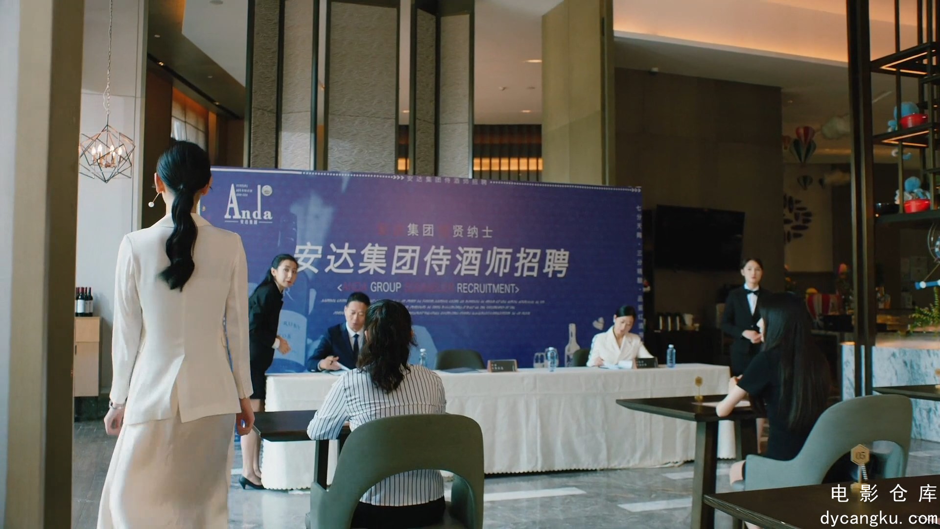 [电影仓库dycangku.com]你好，我的对面男友.S01E01.2023.1080p.Hami.WEB-DL.H264.AAC..jpg