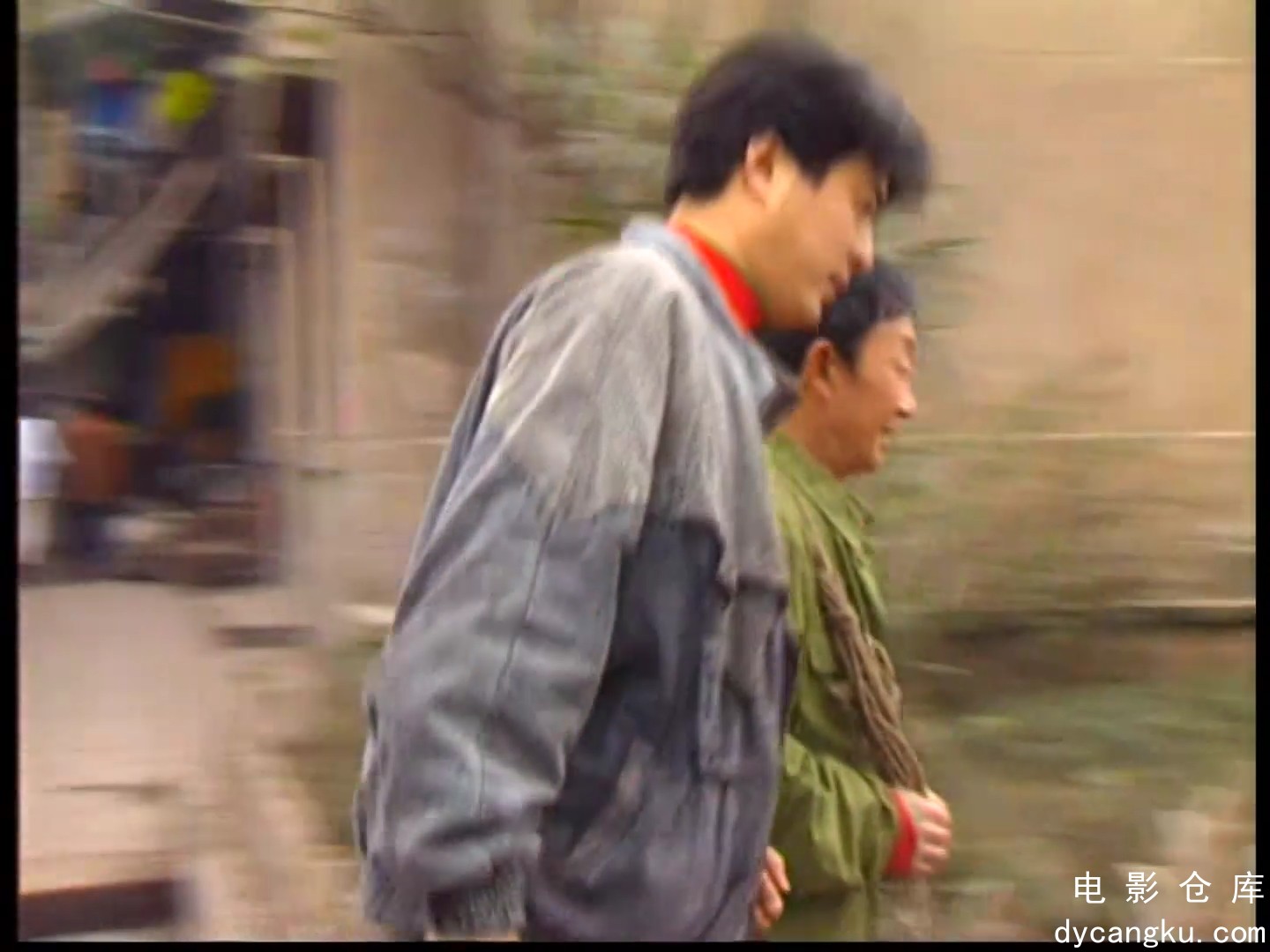 [电影仓库dycangku.com]山城棒棒军11.mp4_snapshot_37.30.679.jpg