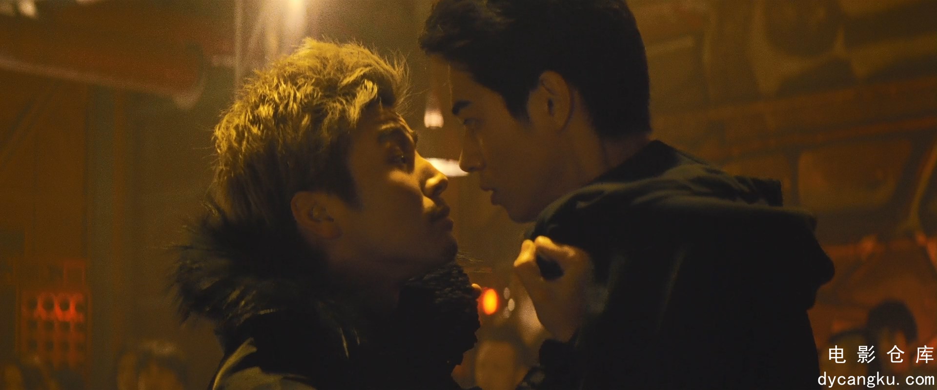 [电影仓库dycangku.com]Crows.Explode.2014.1080p.BluRay.x264.mkv_snapshot_00.36.40.881.jpg