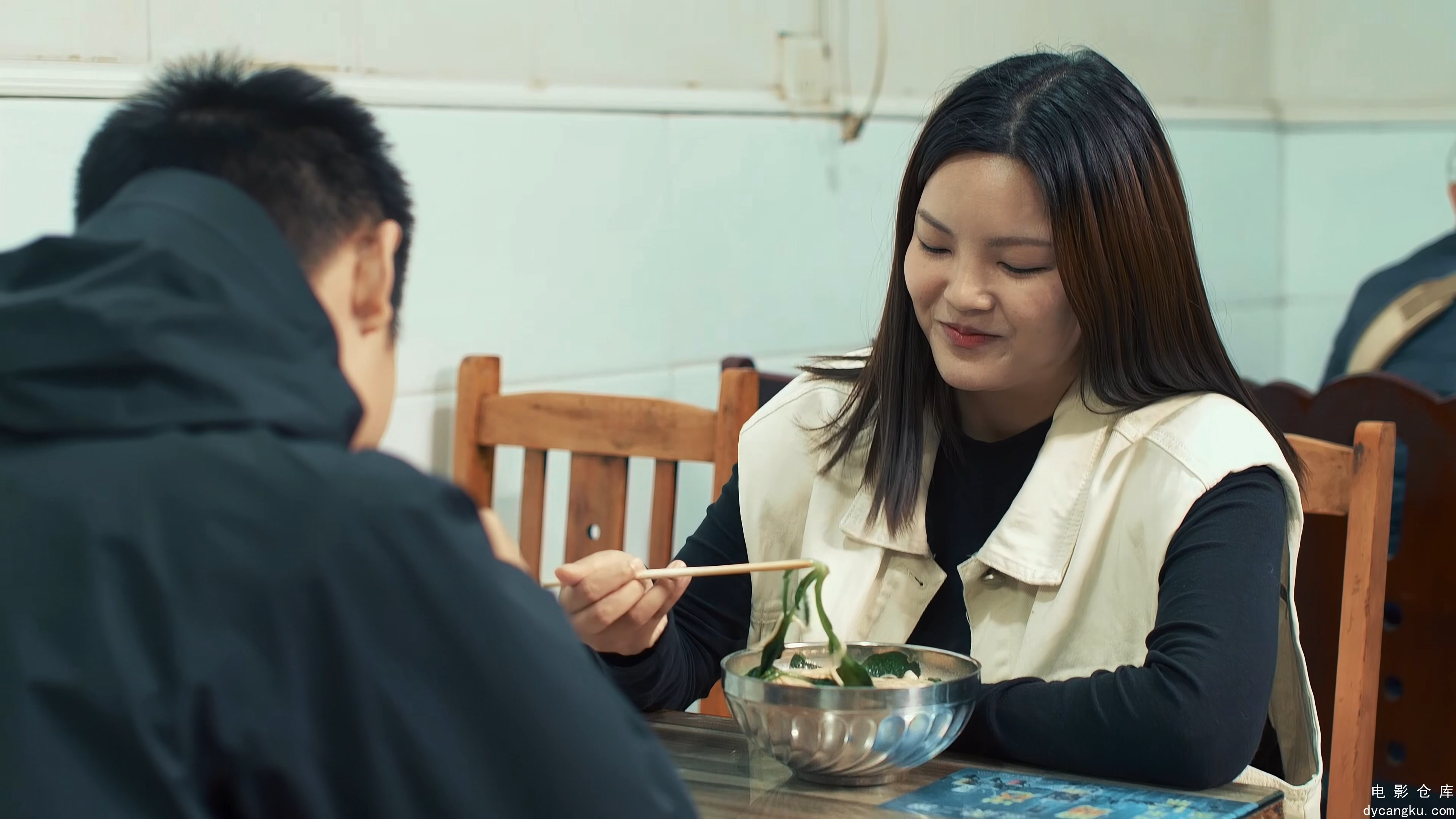 [电影仓库dycangku.com]Overattentive.2024.2160p.WEB-DL.H265.EDR.DDP2.0.mkv_snapsh.jpg