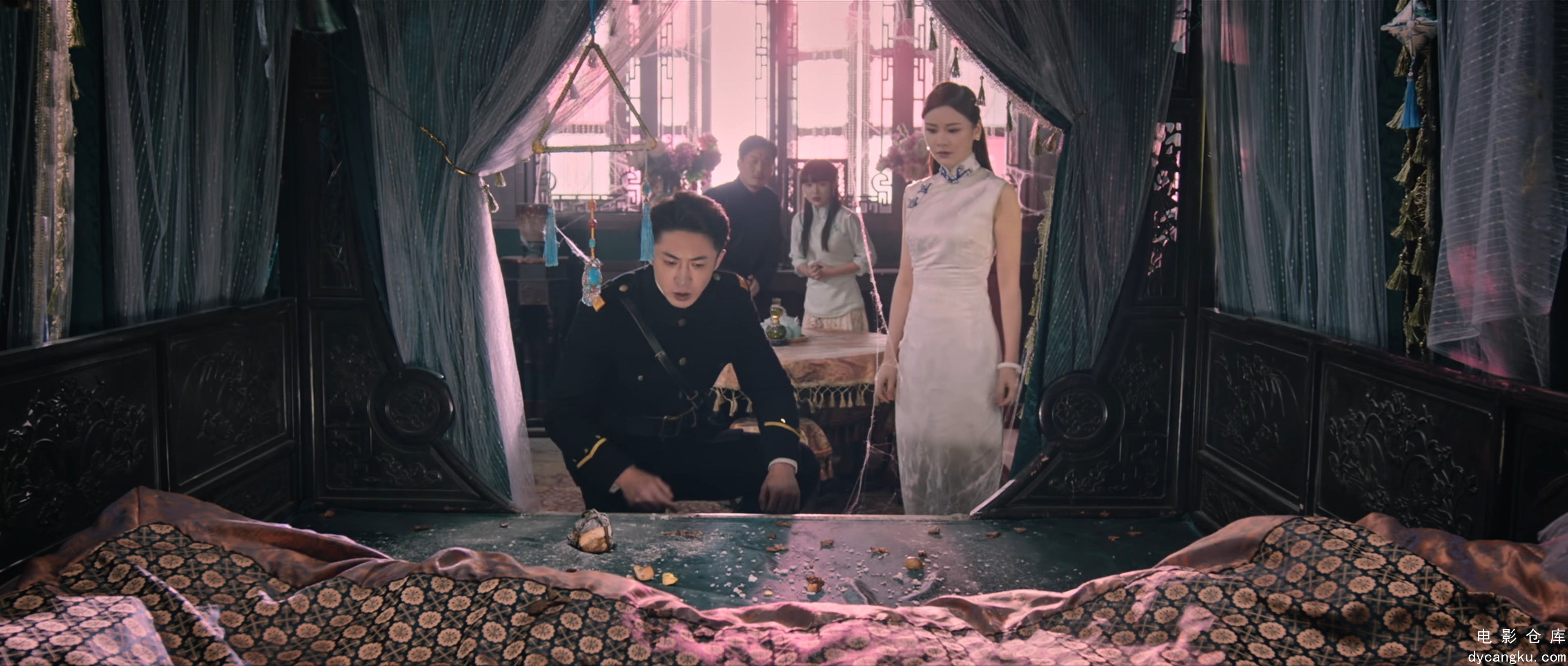 [电影仓库dycangku.com]Strange.Bell.Tolls.2023.2160p.WEB-DL.H265.DDP5.1.mkv_snaps.jpg