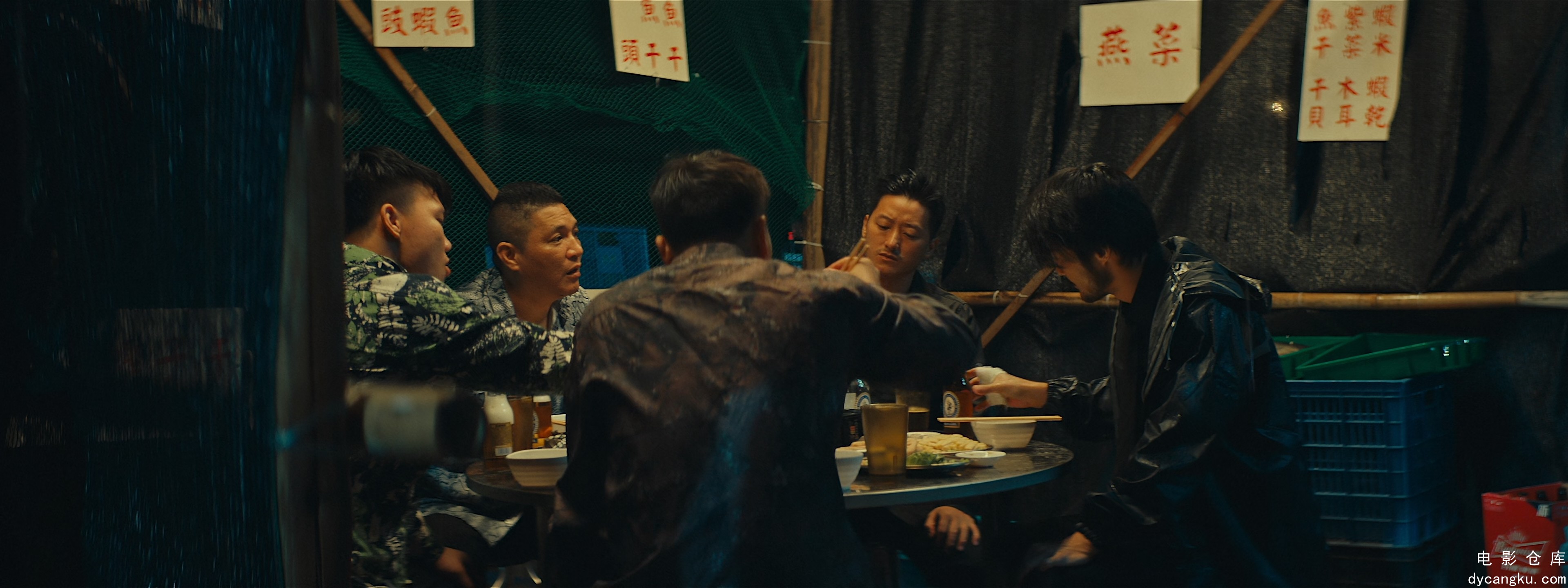[电影仓库dycangku.com]黑白潜行.4KHQ.mkv_snapshot_00.28.06.140.jpg
