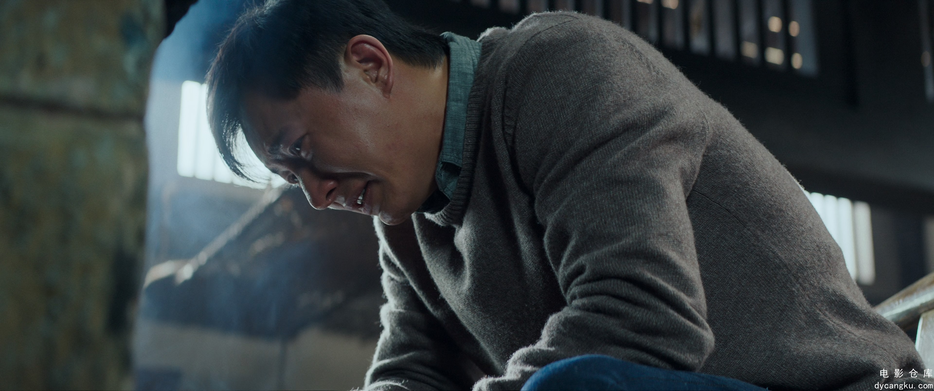 [电影仓库dycangku.com]Silence.of.Smoke.2023.2160p.HQ.WEB-DL.H265.60fps.DDP5.1.mk.jpg