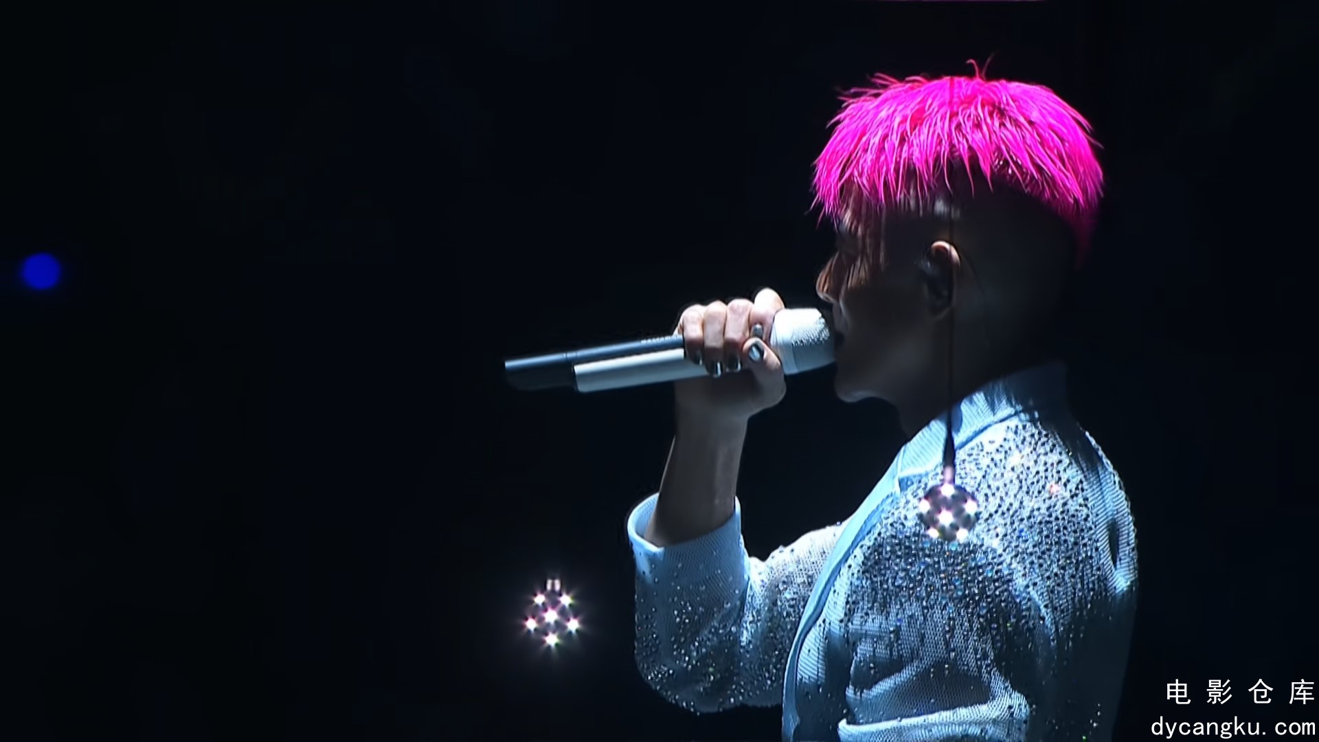[电影仓库dycangku.com]Aaro.Kwok.de.Aa.Kode-World.Tour.Live.In.Hong.Kong.2016.Blu.jpg