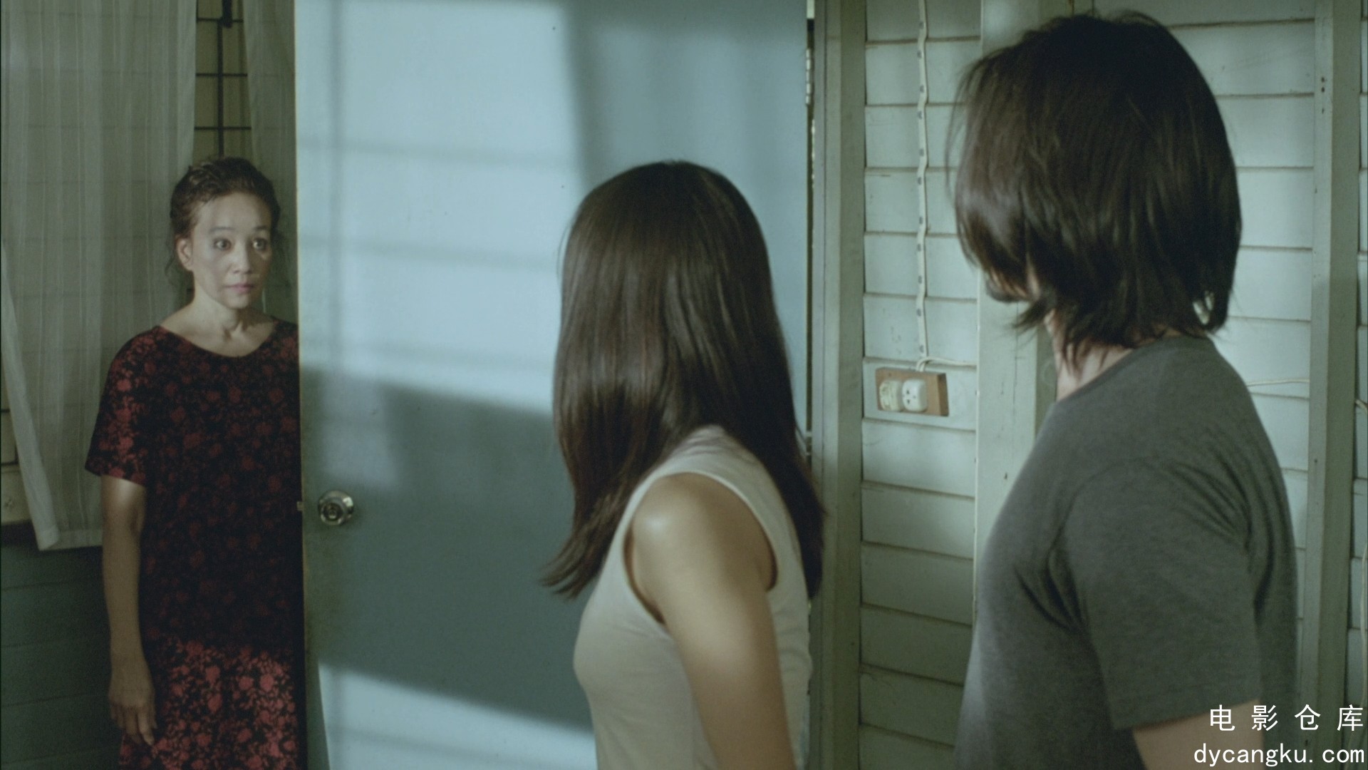 [电影仓库dycangku.com]Shutter.2004.1080p.BluRay.REMUX.AVC.DTS-HD.MA.5.1.mkv_snap.jpg