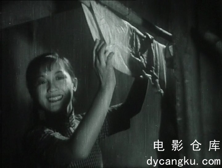 [电影仓库dycangku.com]马路天使.1937.老片修复版【豆瓣8.6】.mkv_snapshot_00.39.52.977.jpg