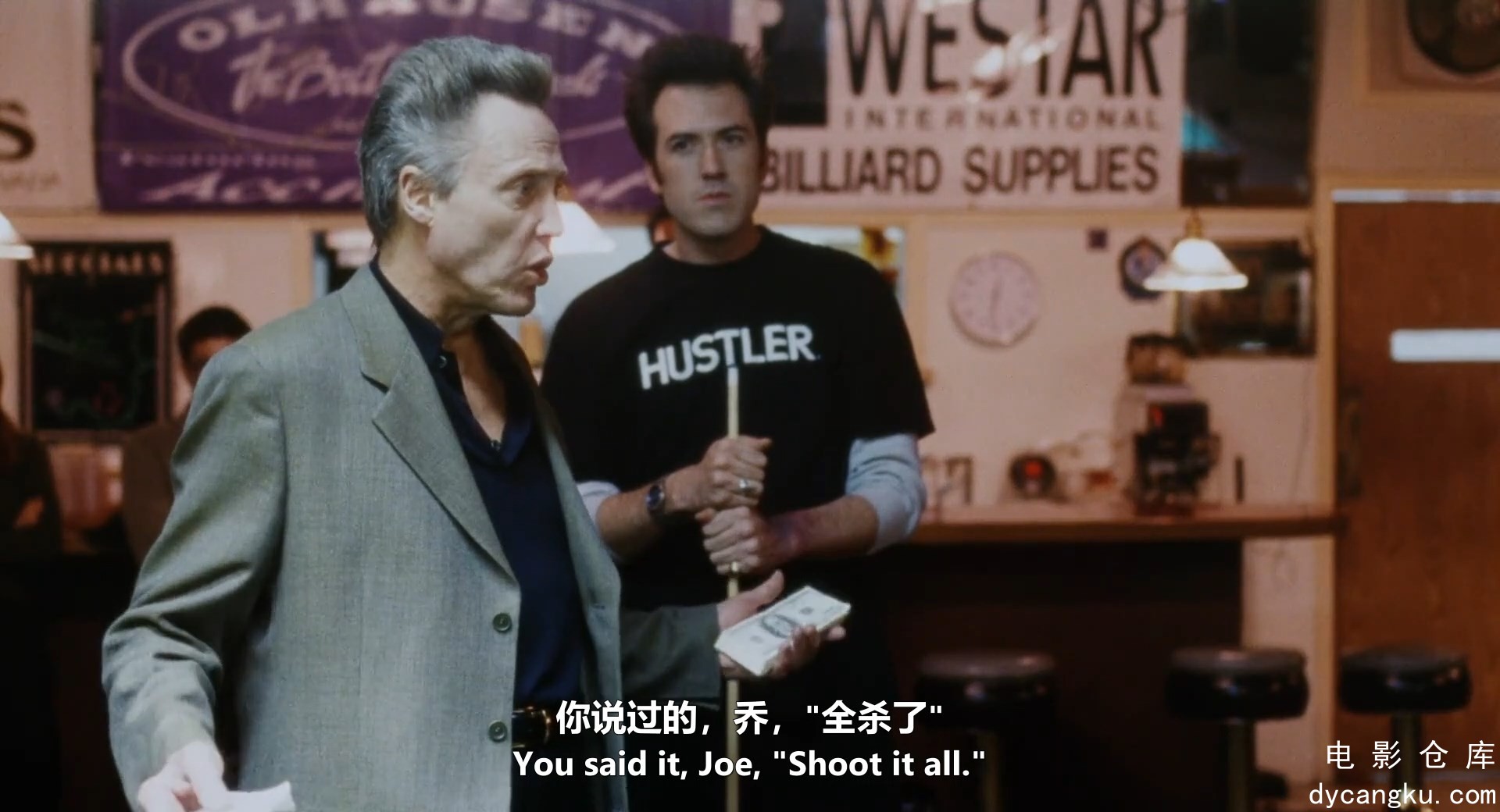 [电影仓库dycangku.com]Poolhall.Junkies.2002.1080p.中英字幕.mp4_snapshot_01.20.27.003.jpg