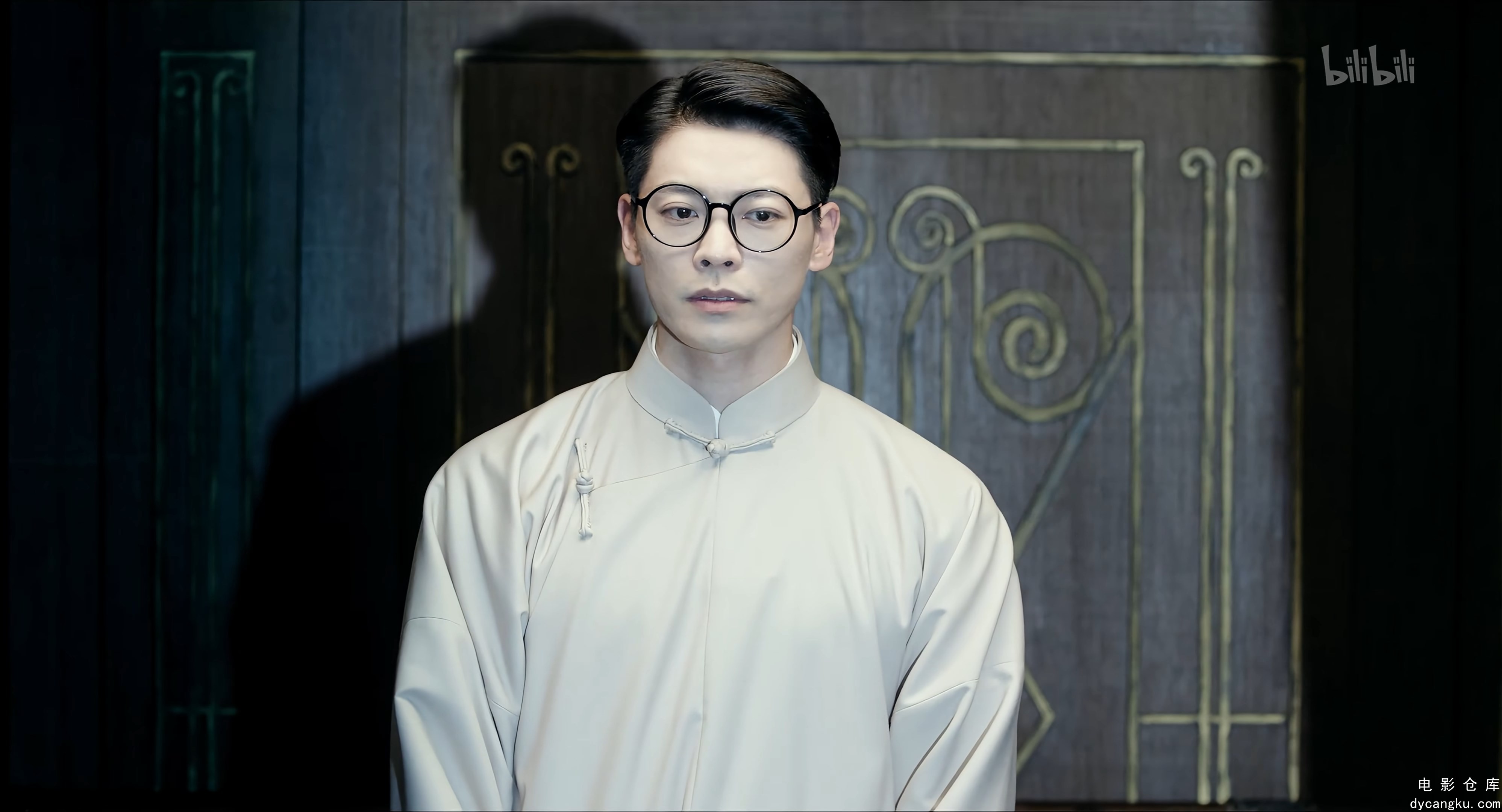 [电影仓库dycangku.com]永不消逝的电波.Red.Radio.Over.Shanghai.2024.2160p.WEB-DL.A.jpg