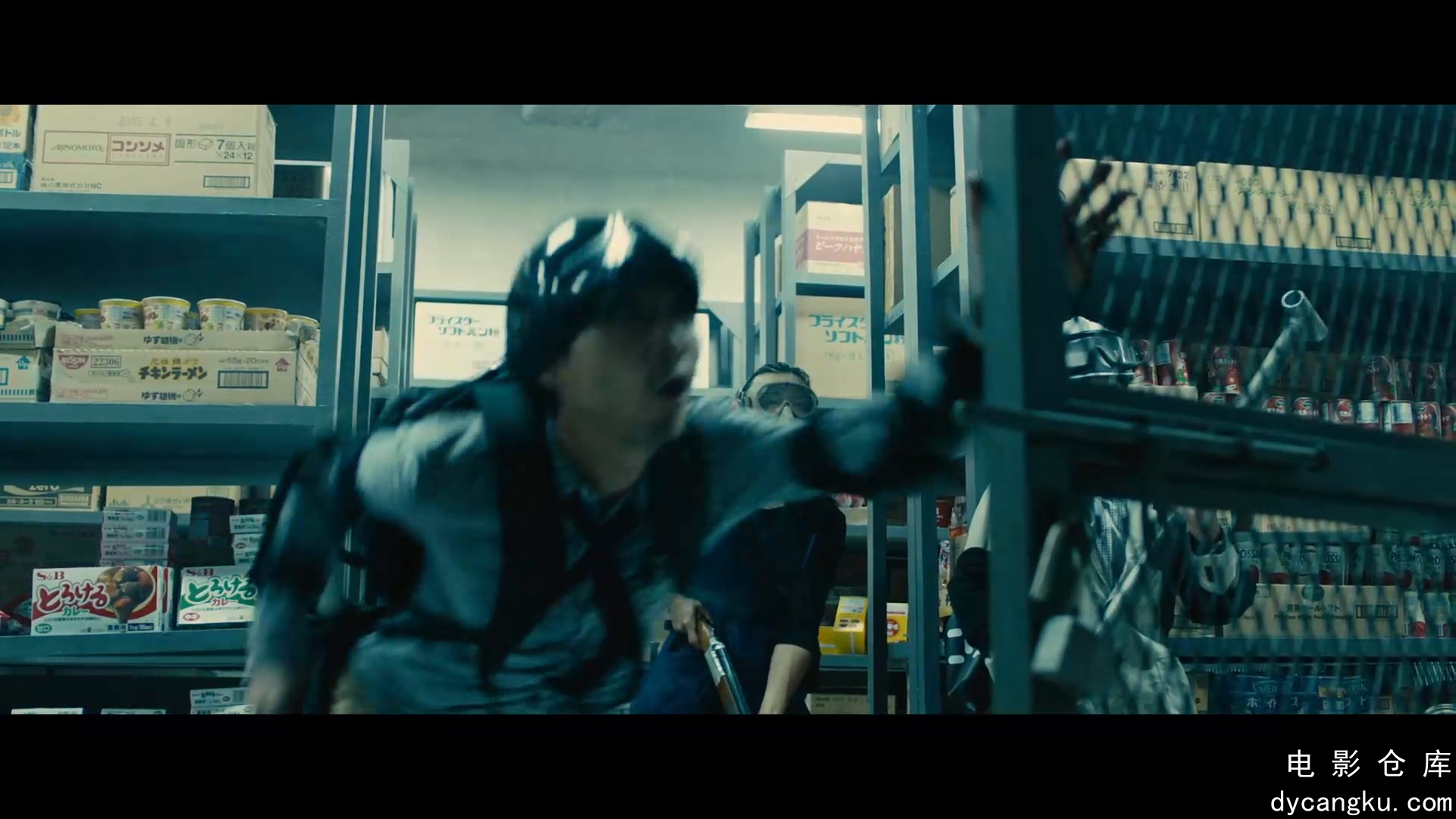 [电影仓库dycangku.com]I.Am.a.Hero.2015.1080p.BluRay.CHS.mp4_snapshot_01.27.05.987.jpg