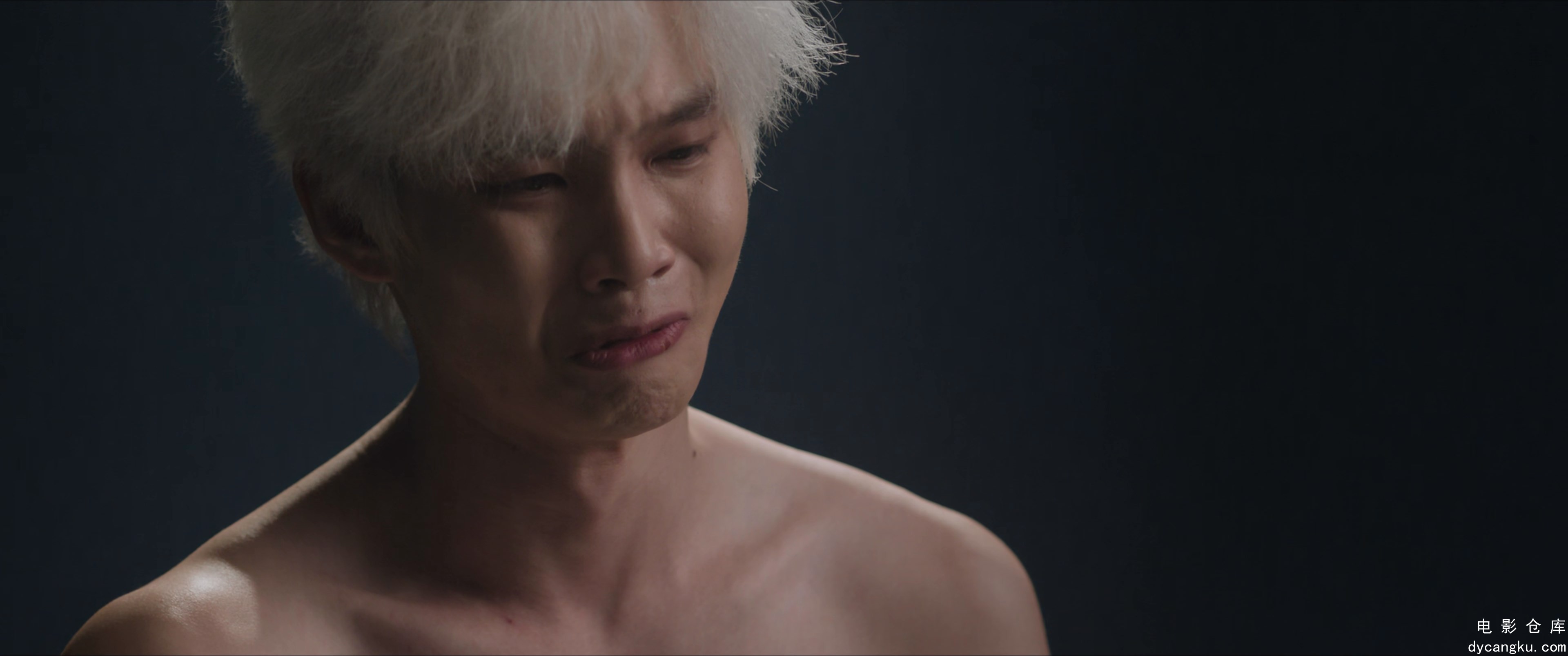 [电影仓库dycangku.com]Under.The.Skin.S02E01.2024.2160p.WEB-DL.H265.DDP5.1.mkv_sn.jpg