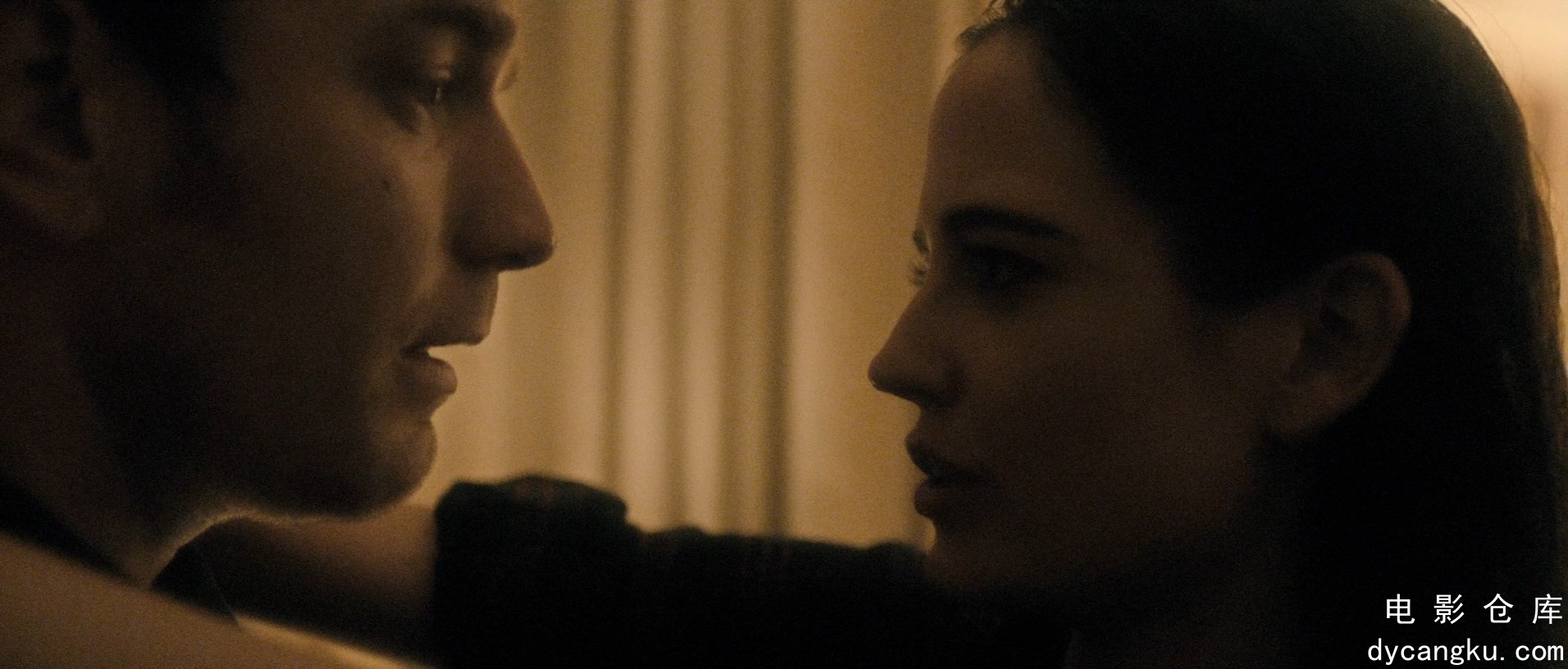 [电影仓库dycangku.com]Perfect.Sense.2011.BluRay.1080p.DTS.x264.mkv_snapshot_00.5.jpg