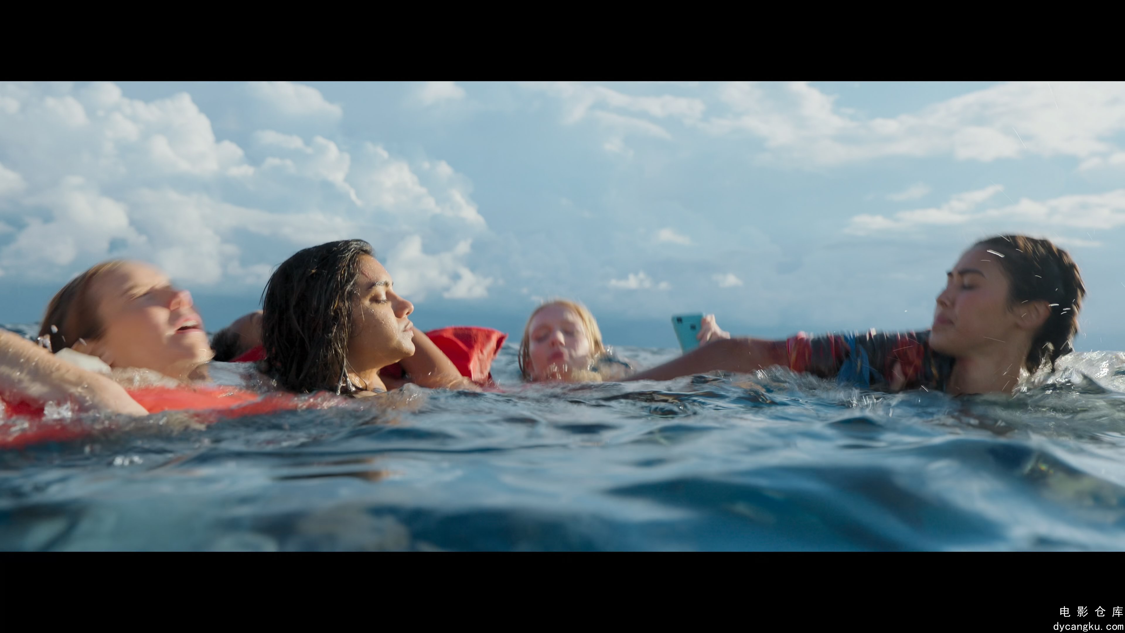 [电影仓库dycangku.com]Something.in.the.Water.2024.MULTi.SDR.2160p.WEB.H265-内封.jpg