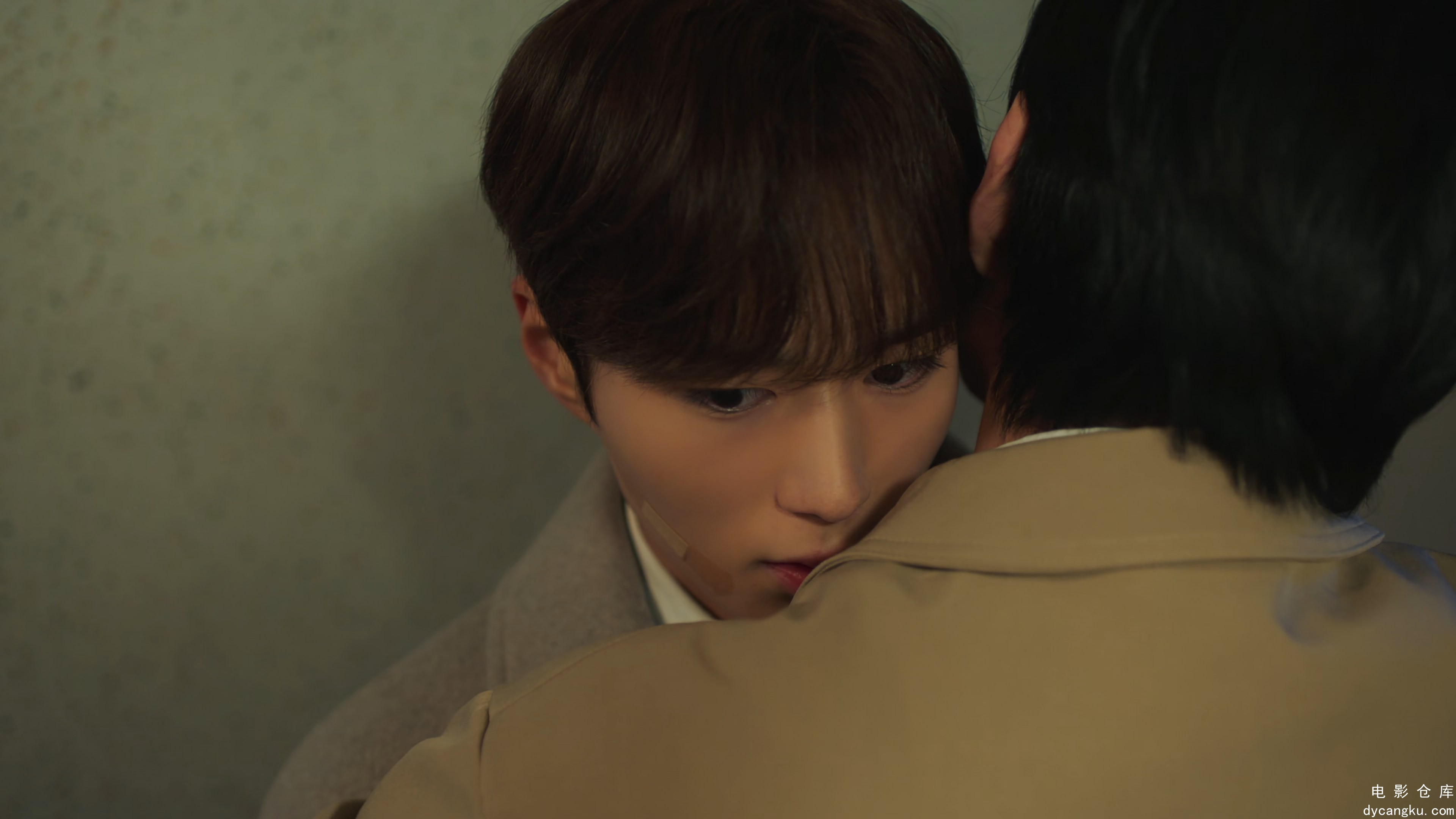 [电影仓库dycangku.com]秘密关系.Secret.Relationship.S01E05.2025.2160p.WEB-DL.DDP2.jpg