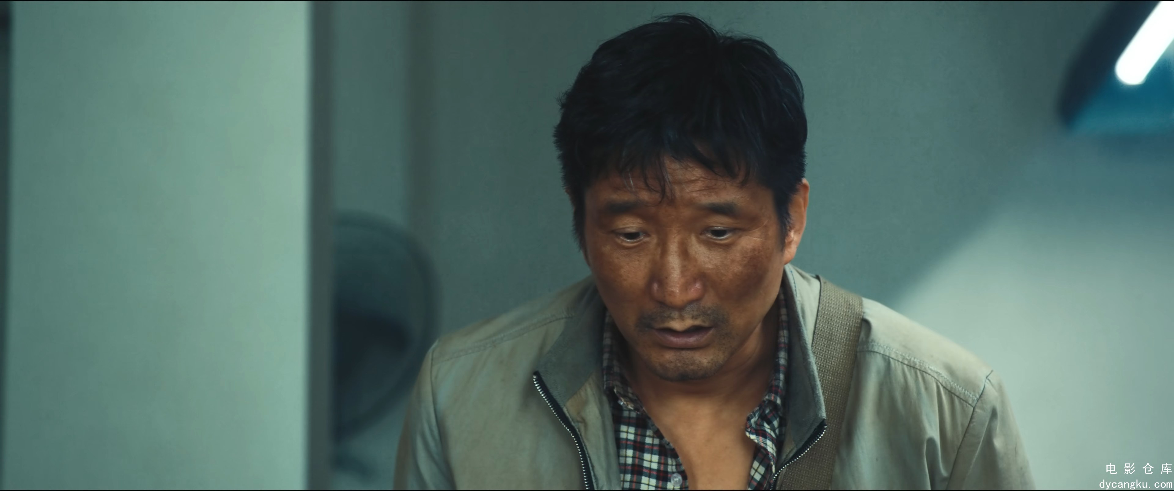 [电影仓库dycangku.com]Watch.Your.Back.S01E15.2025.2160p.WEB-DL.H265.DDP5.1.mkv_s.jpg